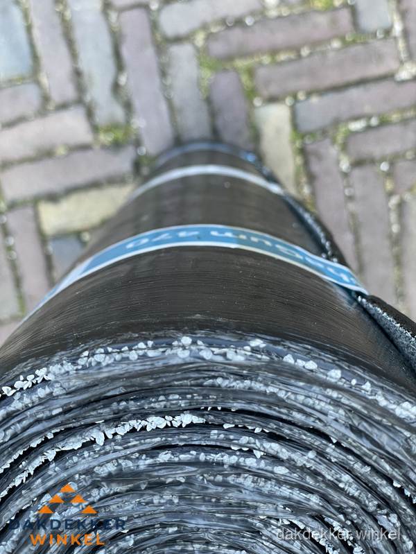Rol bitumen dakleer met leislag voor plat dak in Winkel Rol bitumen dakleer met leislag voor plat dak in Winkel