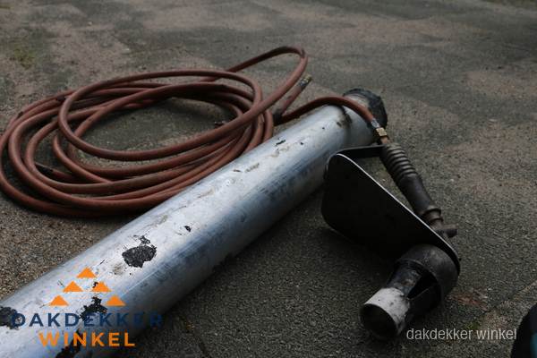Dakdekker gasbrander en gereedschap voor spoedklus in Winkel